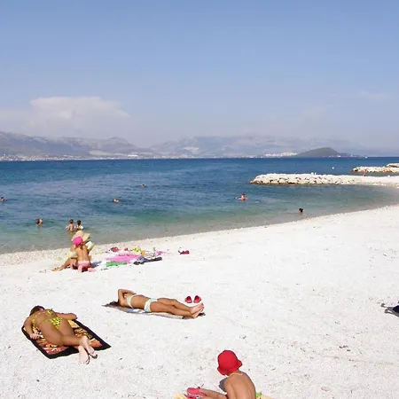 Apartment By The Sea Arbanija, Ciovo - 1122 Trogir